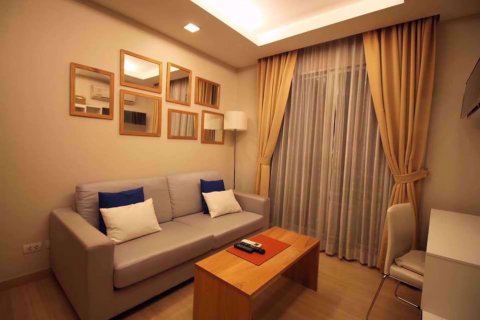 Condo à Huai Khwang, Bangkok, Thaïlande, 1 chambre  № 77137