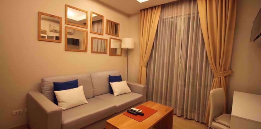 Condominio de 1 dormitorio en Huai Khwang, Bangkok, Tailandia № 77137
