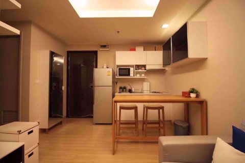 Condominio de 1 dormitorio en Huai Khwang, Bangkok, Tailandia № 77137 - foto 4