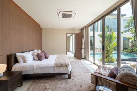 Chalet de 4 dormitorios en Bang Tao, Tailandia № 74362 - foto 15