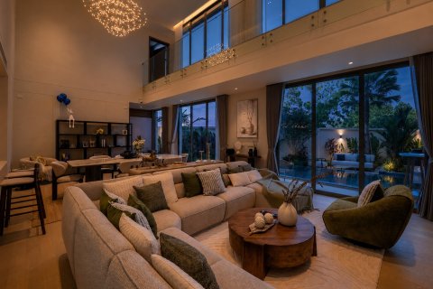 Chalet de 4 dormitorios en Bang Tao, Tailandia № 74362 - foto 11