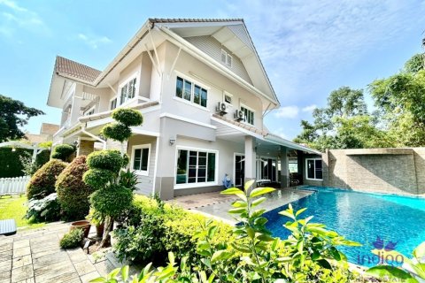 Casa de 4 dormitorios en Chiang Mai, Tailandia № 126580
