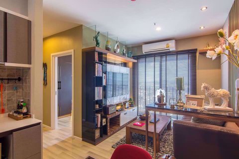 Condominio de 2 dormitorios en Bang Kho Laem, Bangkok, Tailandia № 76954 - foto 2