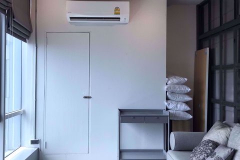Condominio de 2 dormitorios en Khlong San, Bangkok, Tailandia № 76950 - foto 2