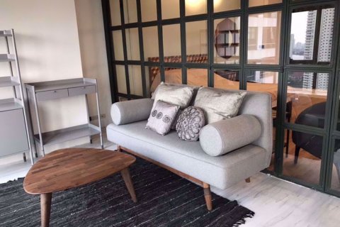 Condominio de 2 dormitorios en Khlong San, Bangkok, Tailandia № 76950
