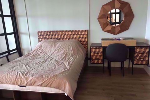 Condominio de 2 dormitorios en Khlong San, Bangkok, Tailandia № 76950 - foto 10