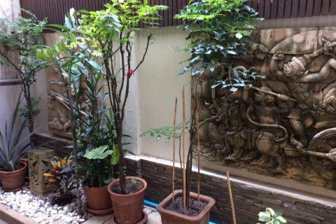 Adosado de 4 dormitorios en Bangkok, Tailandia № 143978 - foto 3
