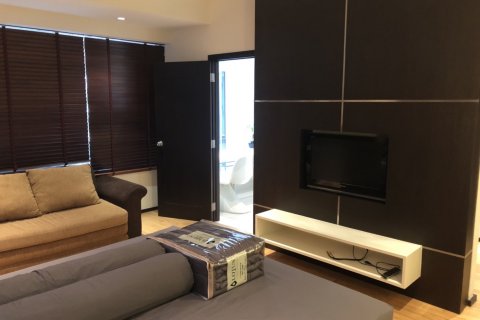 Adosado de 4 dormitorios en Bangkok, Tailandia № 143978 - foto 13