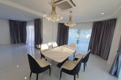 Casa de 3 dormitorios en Pattaya, Tailandia № 111959 - foto 6