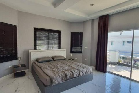 Casa de 3 dormitorios en Pattaya, Tailandia № 111959 - foto 13