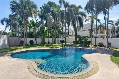 Casa de 3 dormitorios en Pattaya, Tailandia № 111959 - foto 3