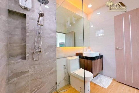 Casa de 4 dormitorios en Bang Lamung, Tailandia № 102045 - foto 19