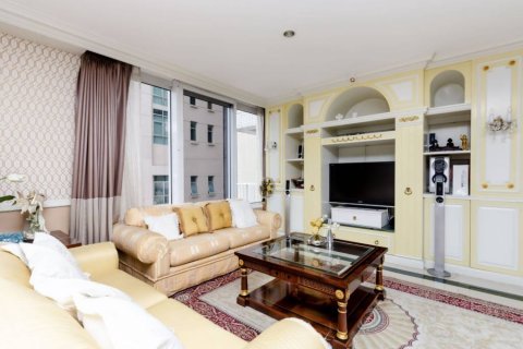 Condo in Bangkok, Thailand, 3 bedrooms  № 132830