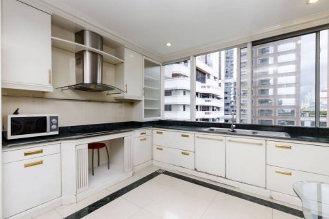 Condominio de 3 dormitorios en Bangkok, Tailandia № 132830 - foto 8