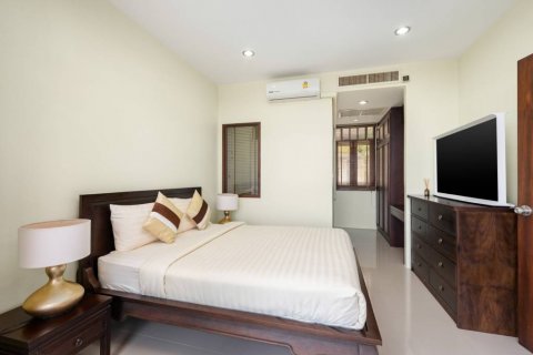 Chalet de 3 dormitorios en Surat Thani, Tailandia № 132833 - foto 10