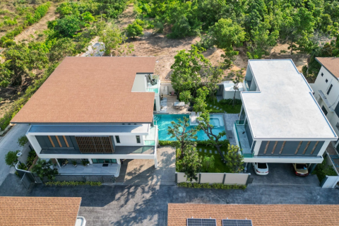 Casa de 6 dormitorios en Pattaya, Tailandia № 104439 - foto 7