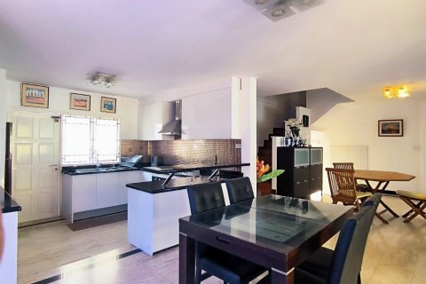 Condominio de 7 dormitorios en Pattaya, Tailandia № 104438 - foto 15