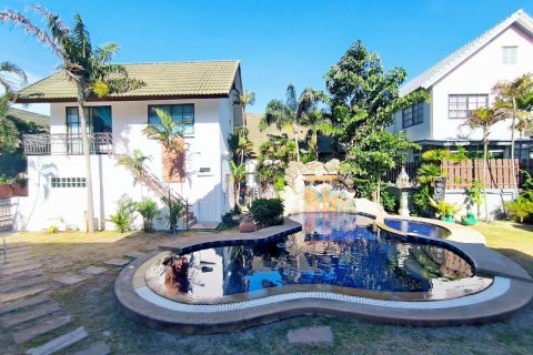 Condominio de 7 dormitorios en Pattaya, Tailandia № 104438 - foto 4