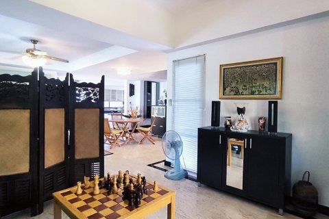 Condominio de 7 dormitorios en Pattaya, Tailandia № 104438 - foto 12