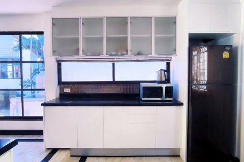 Condominio de 7 dormitorios en Pattaya, Tailandia № 104438 - foto 17