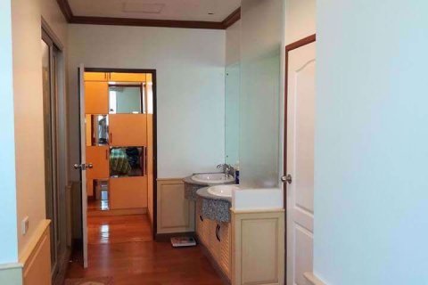 Condominio de 3 dormitorios en Bang Rak, Bangkok, Tailandia № 76849 - foto 5