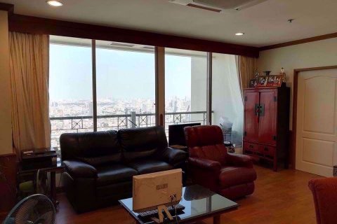 Condominio de 3 dormitorios en Bang Rak, Bangkok, Tailandia № 76849 - foto 2