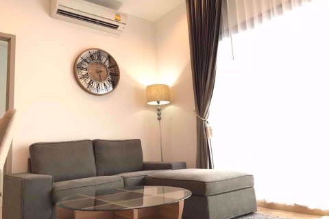 Condominio de 3 dormitorios en Phra Khanong, Bangkok, Tailandia № 76033 - foto 2