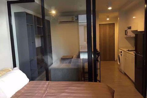 Condominio de 1 dormitorio en Pathum Wan, Bangkok, Tailandia № 76037 - foto 2