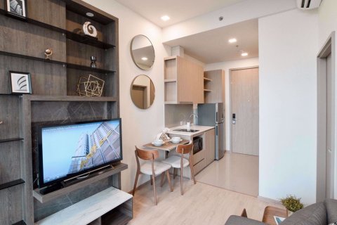 Condominio de 1 dormitorio en Chatuchak, Bangkok, Tailandia № 76036 - foto 2