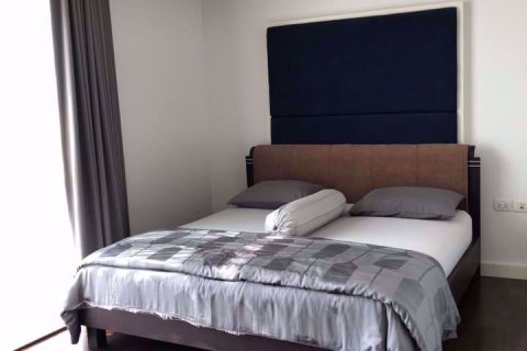 Condominio de 3 dormitorios en Khlong Toei, Bangkok, Tailandia № 76032 - foto 4