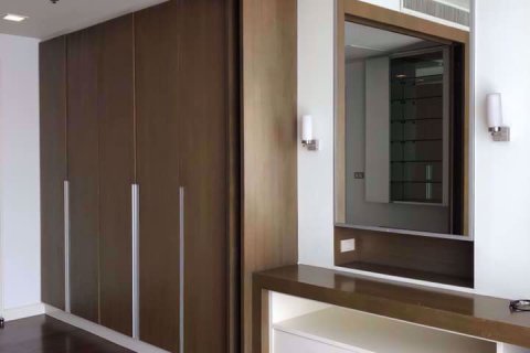 Condominio de 3 dormitorios en Khlong Toei, Bangkok, Tailandia № 76032 - foto 7