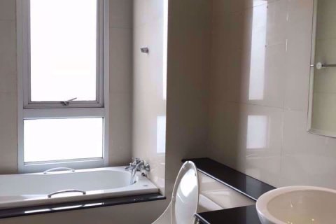 Condominio de 3 dormitorios en Khlong Toei, Bangkok, Tailandia № 76032 - foto 2