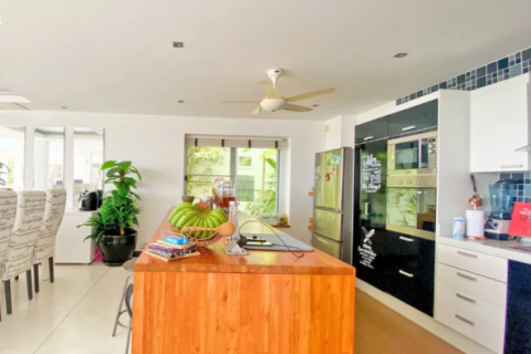 Chalet de 3 dormitorios en Ko Samui, Tailandia № 123793 - foto 17