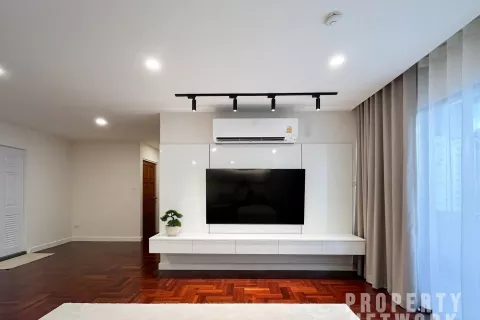 Condominio de 3 dormitorios en Watthana, Bangkok, Tailandia № 123789 - foto 4