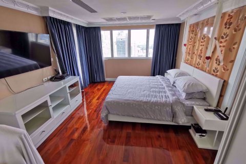 Condominio de 3 dormitorios en Khlong Toei, Bangkok, Tailandia № 77120 - foto 7