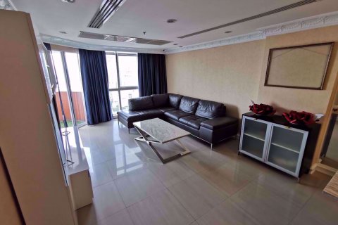 Condominio de 3 dormitorios en Khlong Toei, Bangkok, Tailandia № 77120 - foto 2
