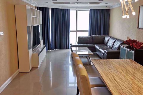 Condominio de 3 dormitorios en Khlong Toei, Bangkok, Tailandia № 77120 - foto 3