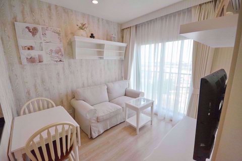 Condo à Huai Khwang, Bangkok, Thaïlande, 1 chambre  № 77119