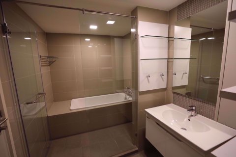 Condominio de 2 dormitorios en Watthana, Bangkok, Tailandia № 77208 - foto 9