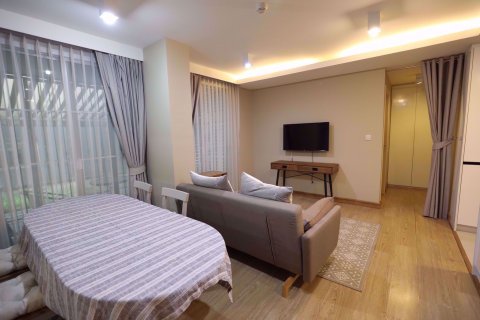 Condominio de 2 dormitorios en Watthana, Bangkok, Tailandia № 77208 - foto 2