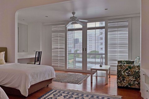 Condominio de 4 dormitorios en Watthana, Bangkok, Tailandia № 77207 - foto 15