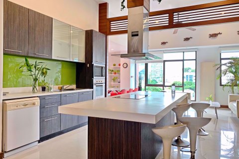 Condominio de 4 dormitorios en Watthana, Bangkok, Tailandia № 77207 - foto 4