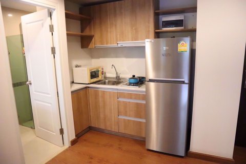 Condominio de 1 dormitorio en Phra Khanong, Bangkok, Tailandia № 77122 - foto 5