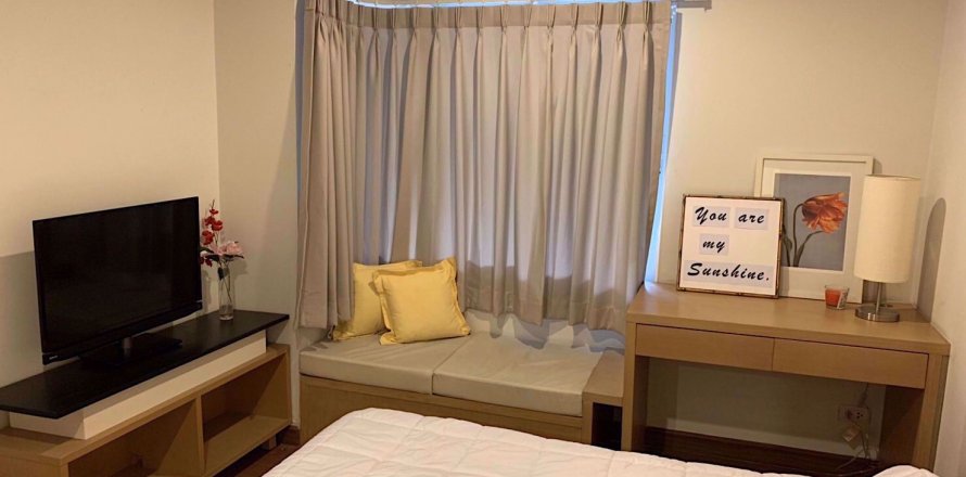 Condominio de 1 dormitorio en Phra Khanong, Bangkok, Tailandia № 77122