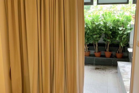 Condominio de 1 dormitorio en Phra Khanong, Bangkok, Tailandia № 77122 - foto 3