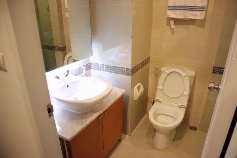 Condominio de 1 dormitorio en Phra Khanong, Bangkok, Tailandia № 77122 - foto 4