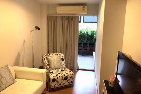 Condominio de 1 dormitorio en Phra Khanong, Bangkok, Tailandia № 77122 - foto 2
