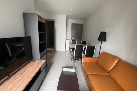 Condominio de 2 dormitorios en Ratchathewi, Bangkok, Tailandia № 80566 - foto 3