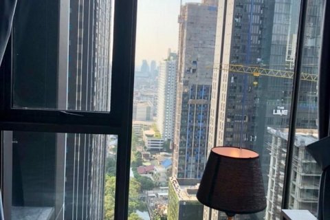 Condominio de 2 dormitorios en Ratchathewi, Bangkok, Tailandia № 80566 - foto 15