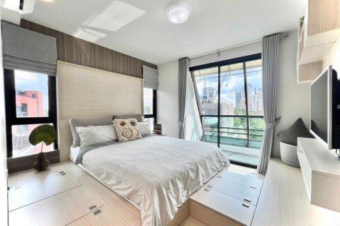 Condominio de 2 dormitorios en Watthana, Bangkok, Tailandia № 80567 - foto 10